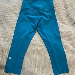 Coral Lululemon cropped leggings
